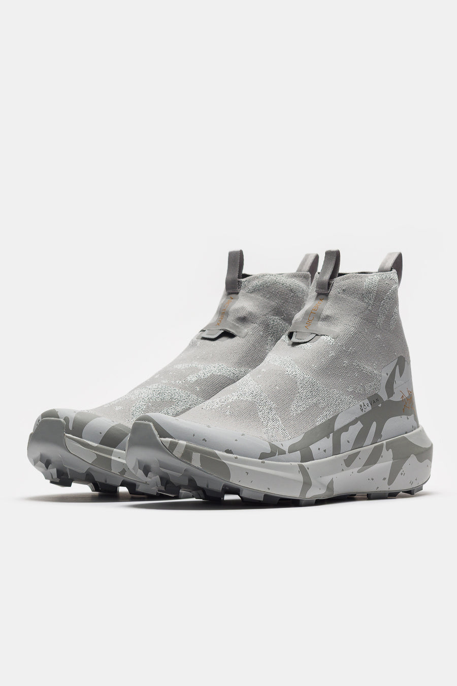 Arc'teryx Norvan 4 Nivalis Grotto Sneaker in Dark Solitude/Dark Solitude - Notre