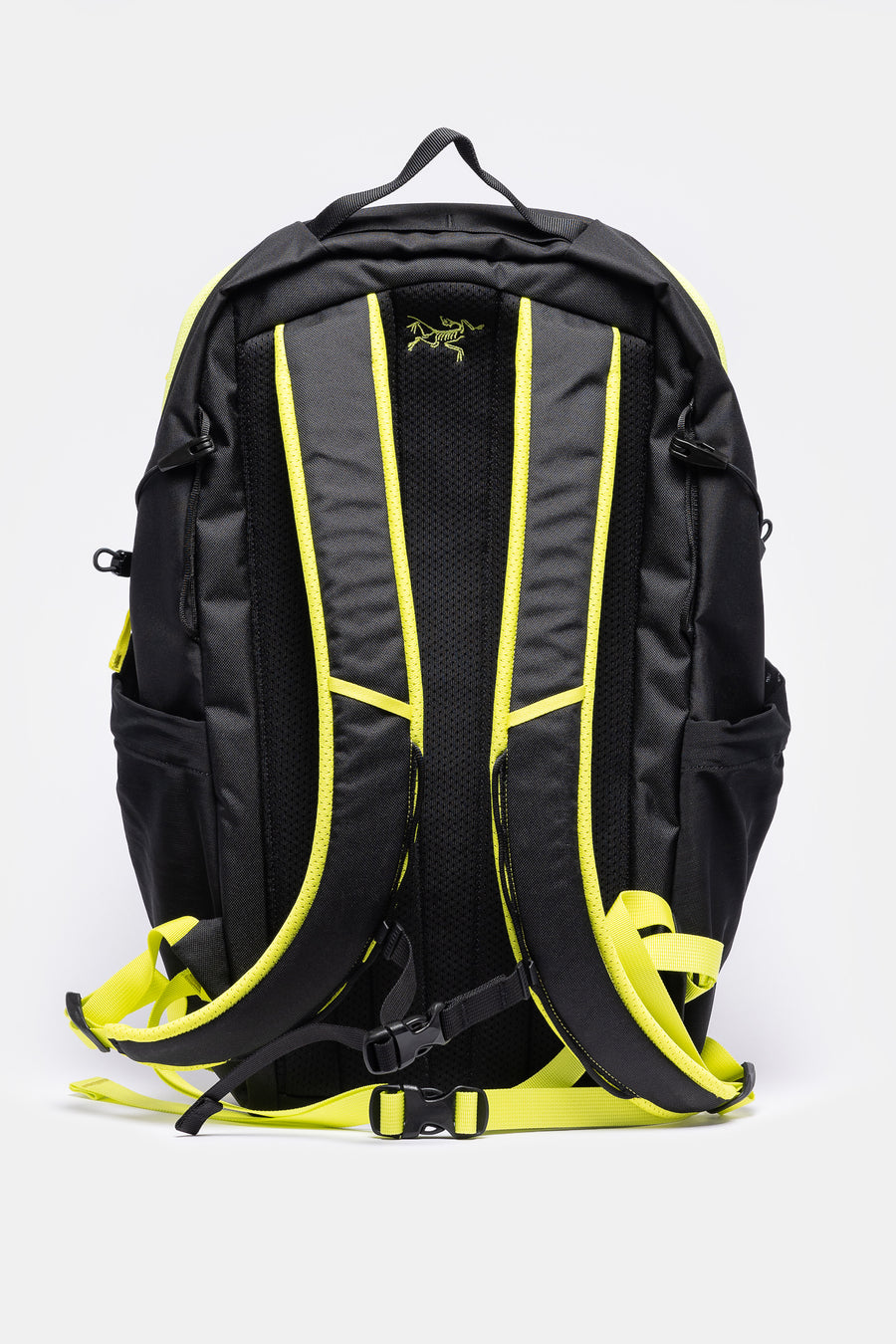 Arc'teryx Mantis 26 Backpack in Black/Euphoria - Notre