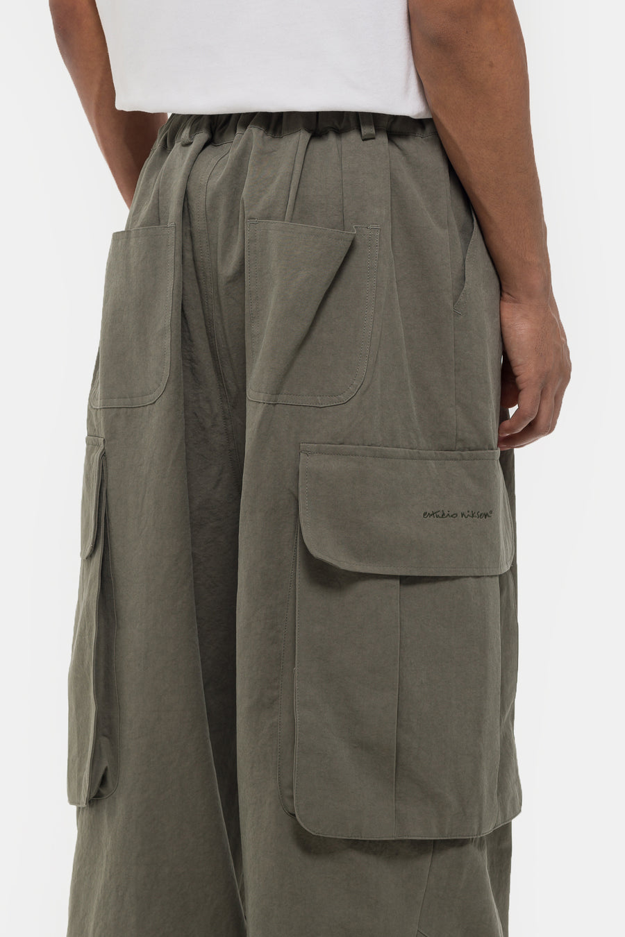 Estudio Niksen Big-Pocket Cargo Pant in Khaki - Notre