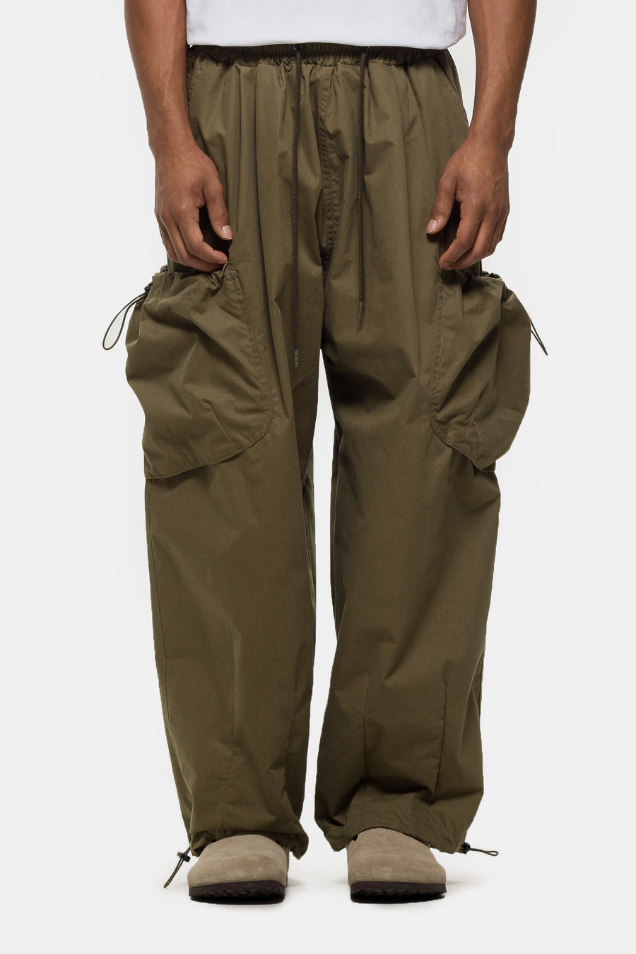 Estudio Niksen Bungee Strap Cargo Pant in Khaki - Notre