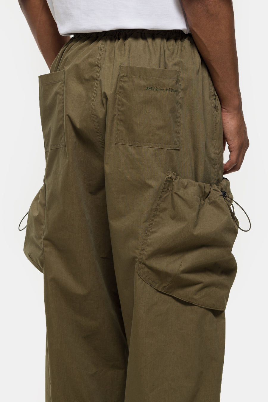 Estudio Niksen Bungee Strap Cargo Pant in Khaki - Notre