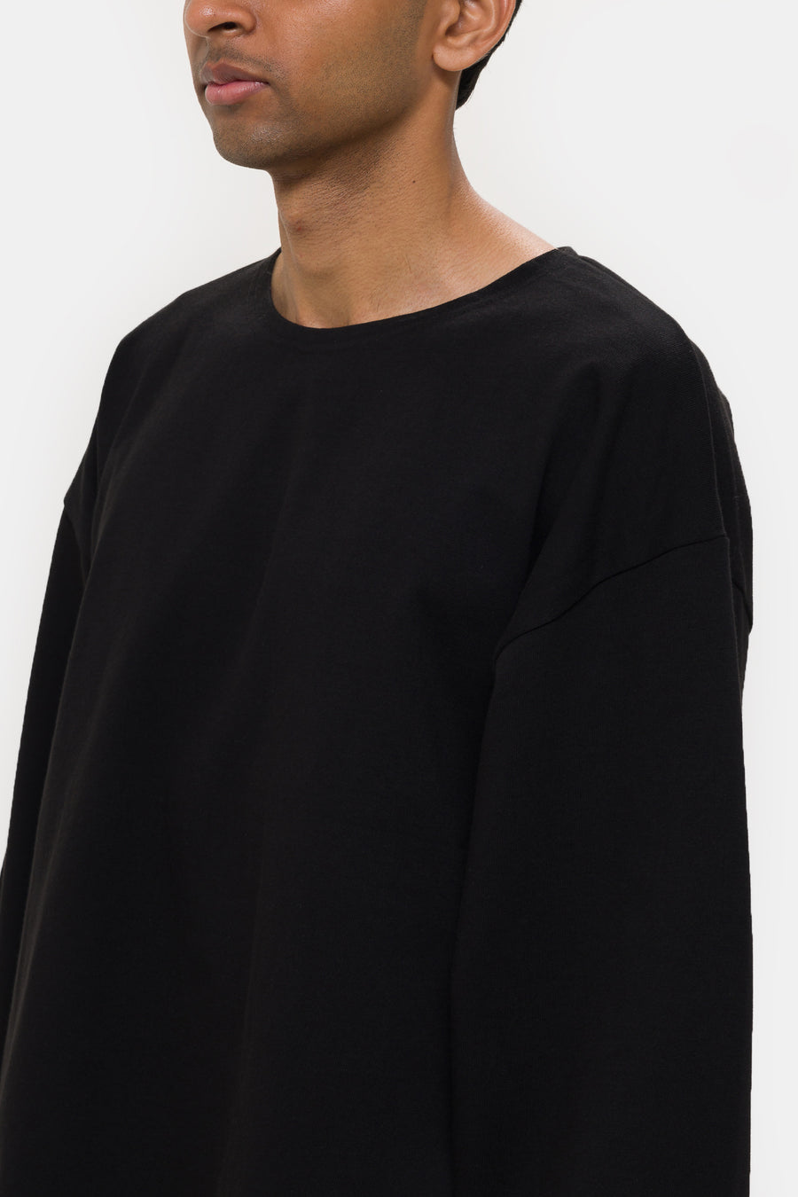 Estudio Niksen Longsleeve Wide T-Shirt in Black - Notre