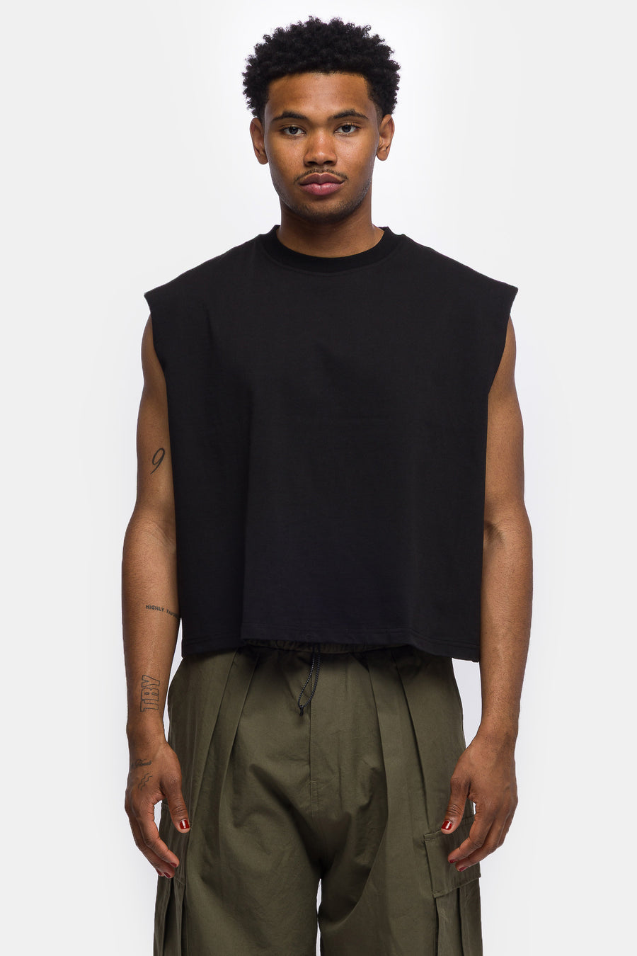 Estudio Niksen Muscle Cropped T-Shirt in Black - Notre