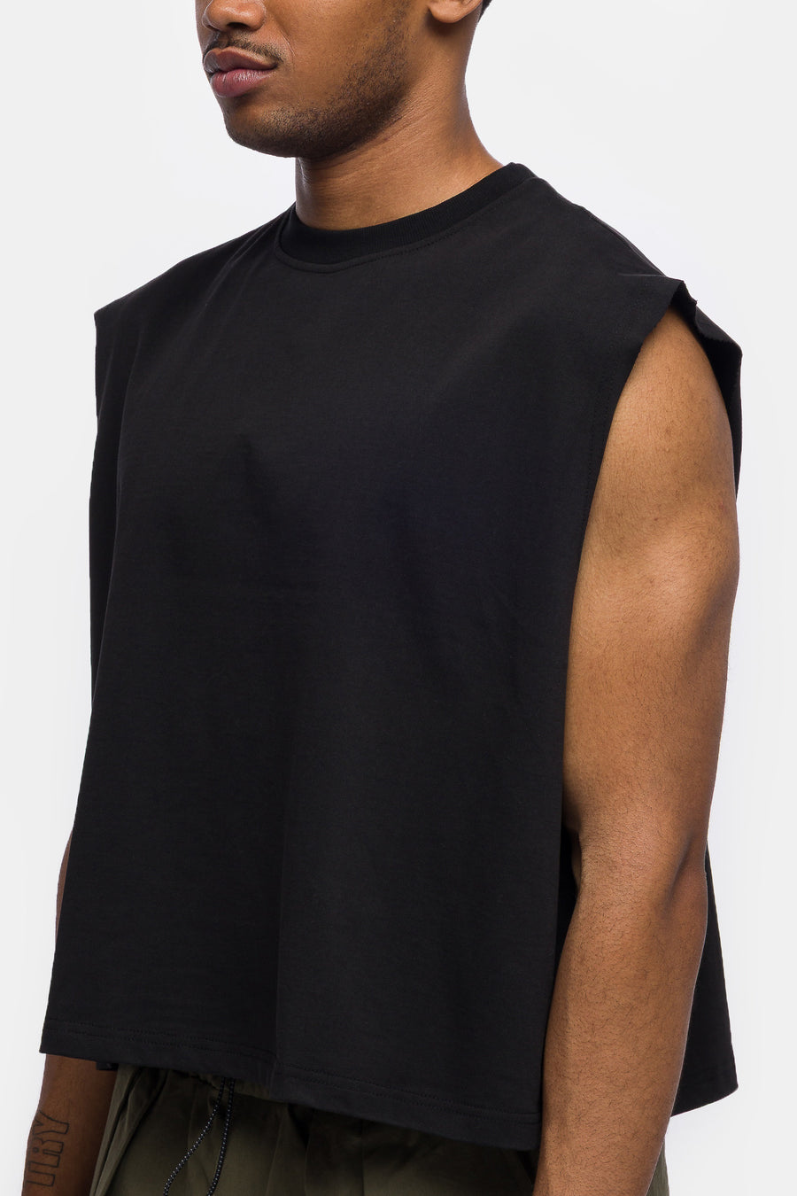 Estudio Niksen Muscle Cropped T-Shirt in Black - Notre