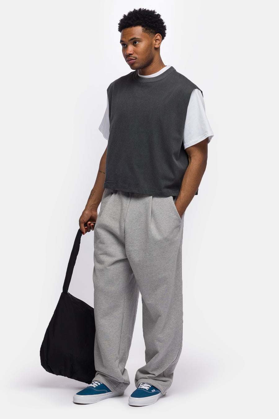 Estudio Niksen Muscle Cropped T-Shirt in Charcoal - Notre