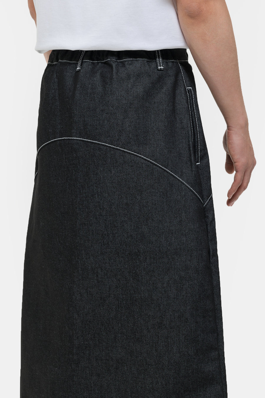 Estudio Niksen Raw Denim In-Stitch Skirt in Black - Notre
