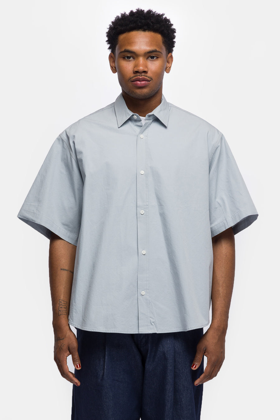 Estudio Niksen Shortsleeve Wide Shirt in Light Blue - Notre