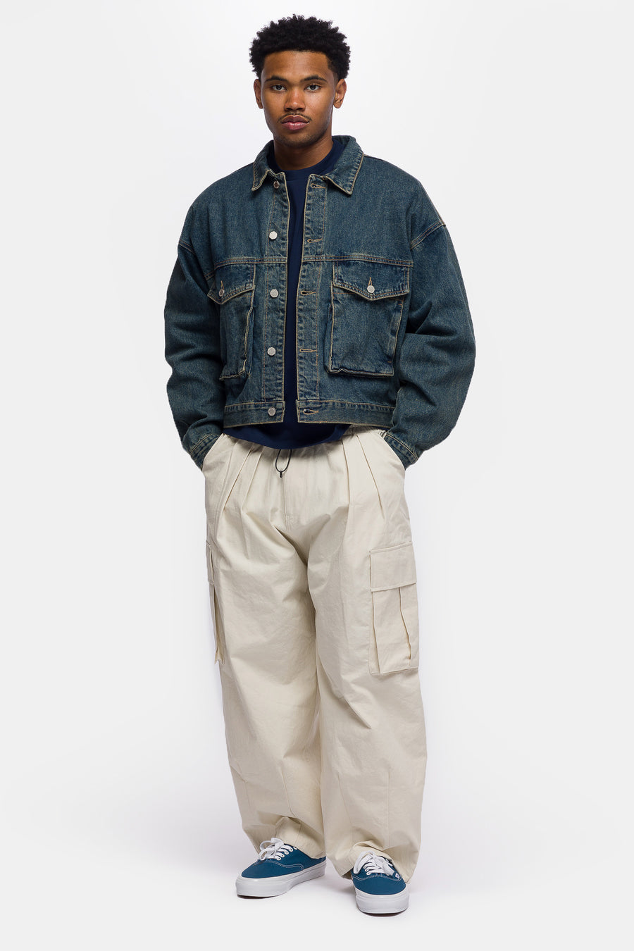 Estudio Niksen Signature Cropped T-Shirt in Navy - Notre