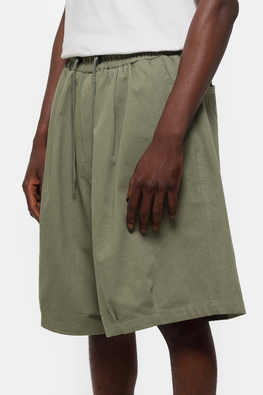 Estudio Niksen Stopper Balloon Bermuda Shorts in Khaki - Notre