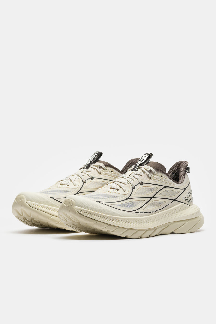 HOKA Mach Remastered Sneaker in Eggshell/Asphalt Grey - Notre