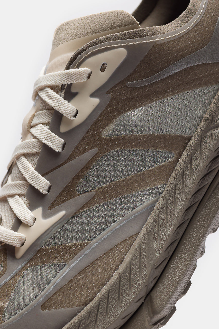 HOKA Mafate Speed 4 Lite Sneaker in Light Roast/Oatmilk - Notre