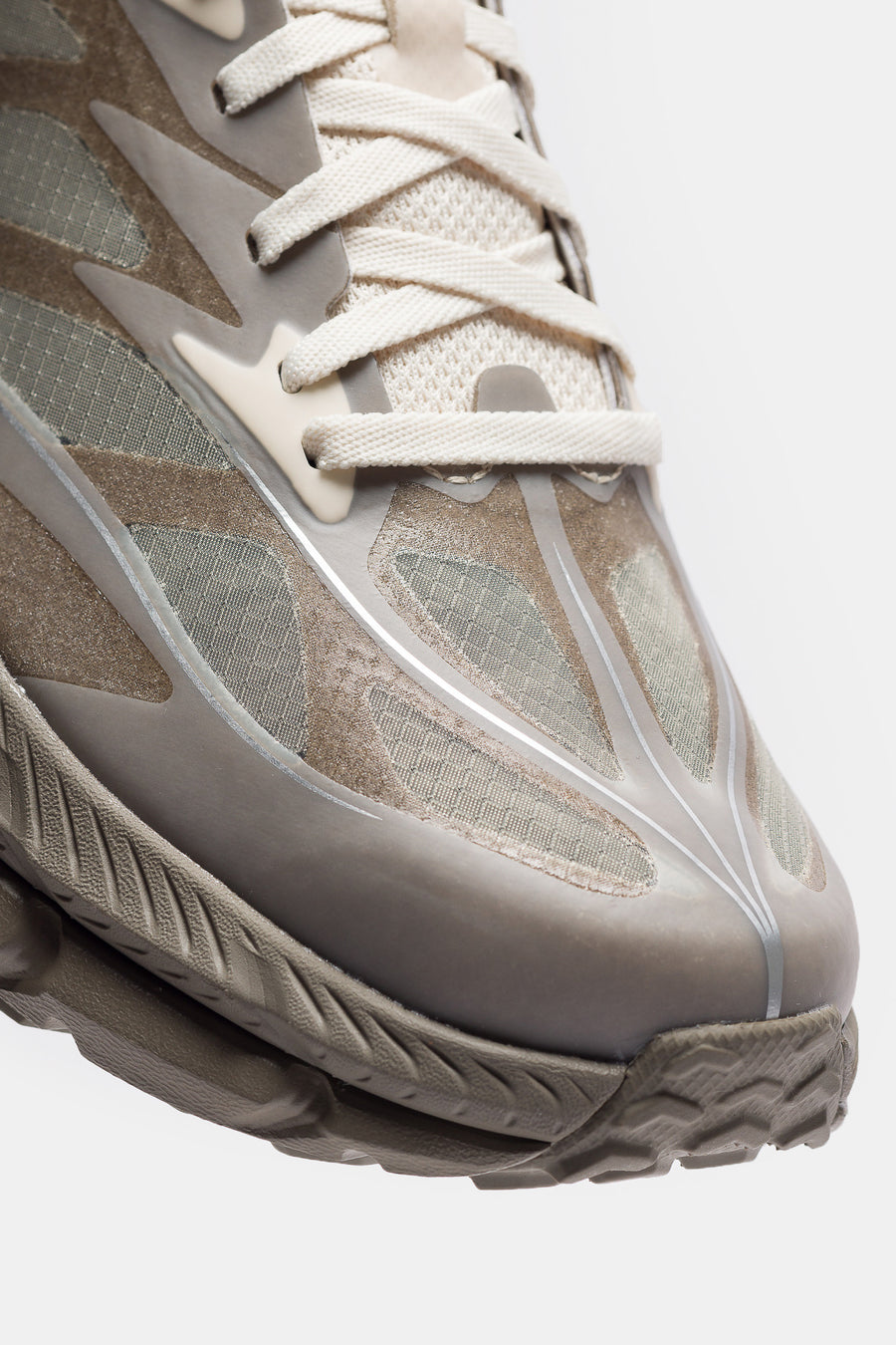 HOKA Mafate Speed 4 Lite Sneaker in Light Roast/Oatmilk - Notre