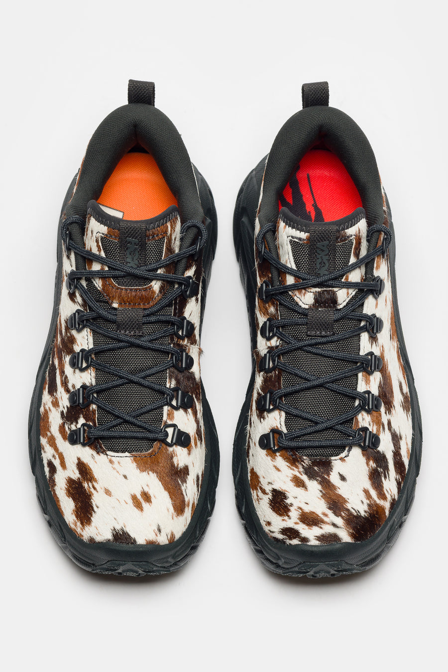 HOKA Tor Summit Sneaker in Pirate Black/Pirate Black - Notre