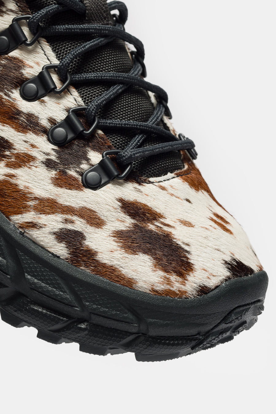 HOKA Tor Summit Sneaker in Pirate Black/Pirate Black - Notre
