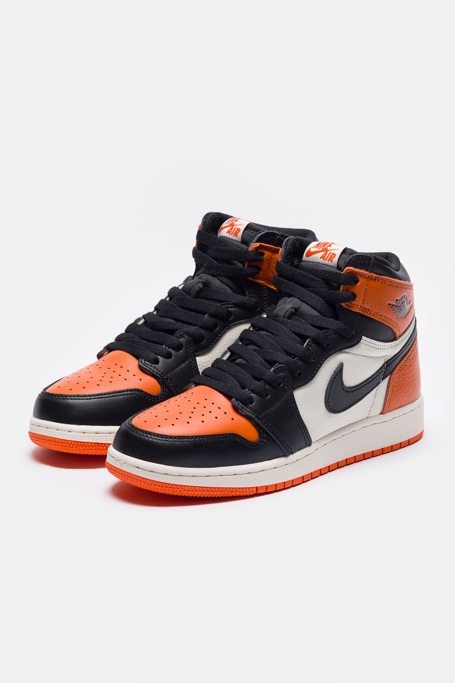 Jordan Jordan 1 Retro High OG Grade School Sneaker in Black/Black/Sail/Starfish - Notre