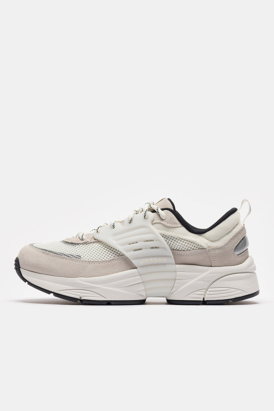 Jordan Trunner O/S Sneaker in Sail/Black/Sail - Notre