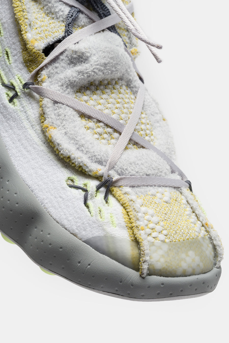 Nike Mind 002 Flyknit Sneaker in White/Dark Grey/Pure Platinum/Wolf Grey - Notre
