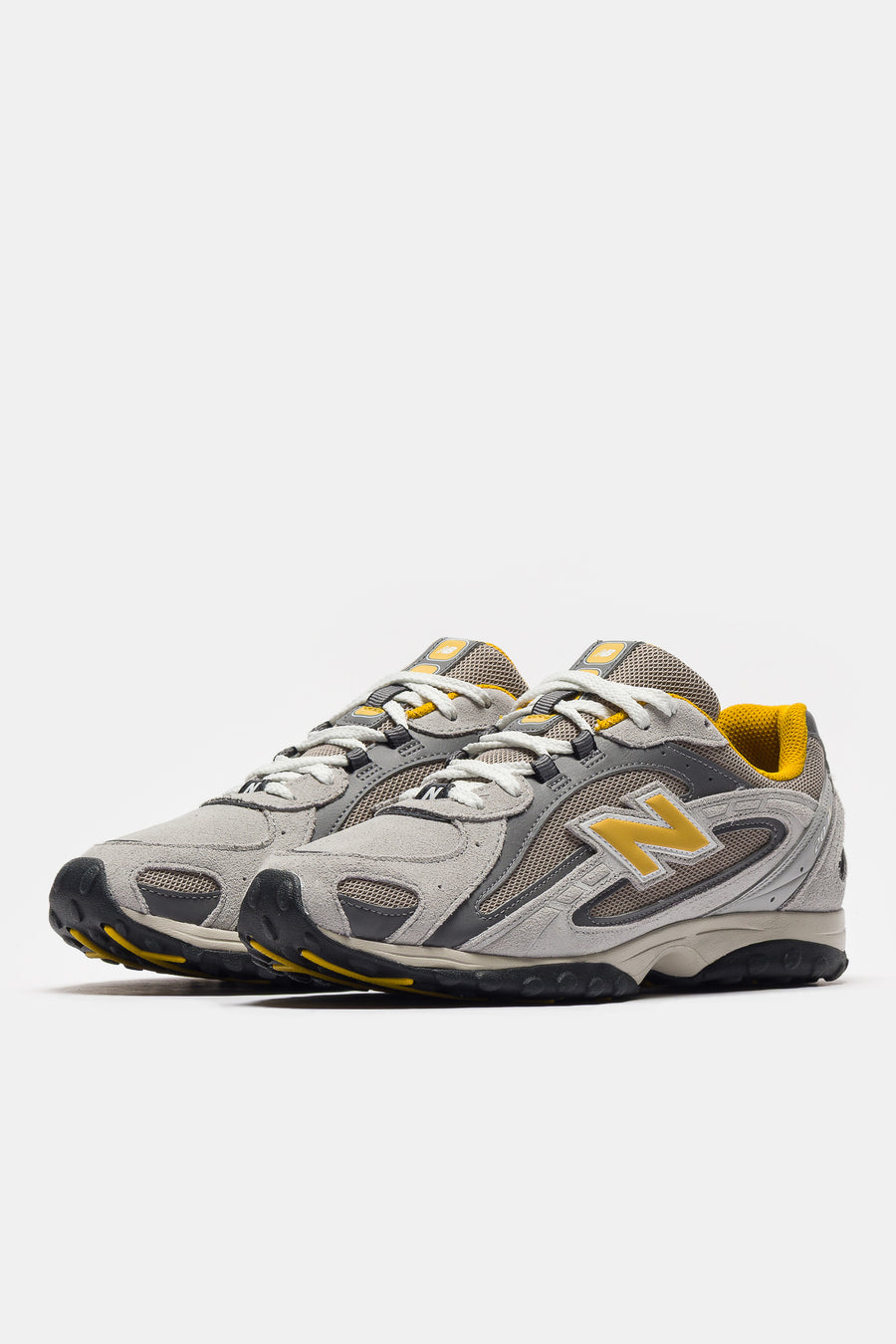 New Balance 204L Sneaker in Raincloud/Baroque Gold - Notre
