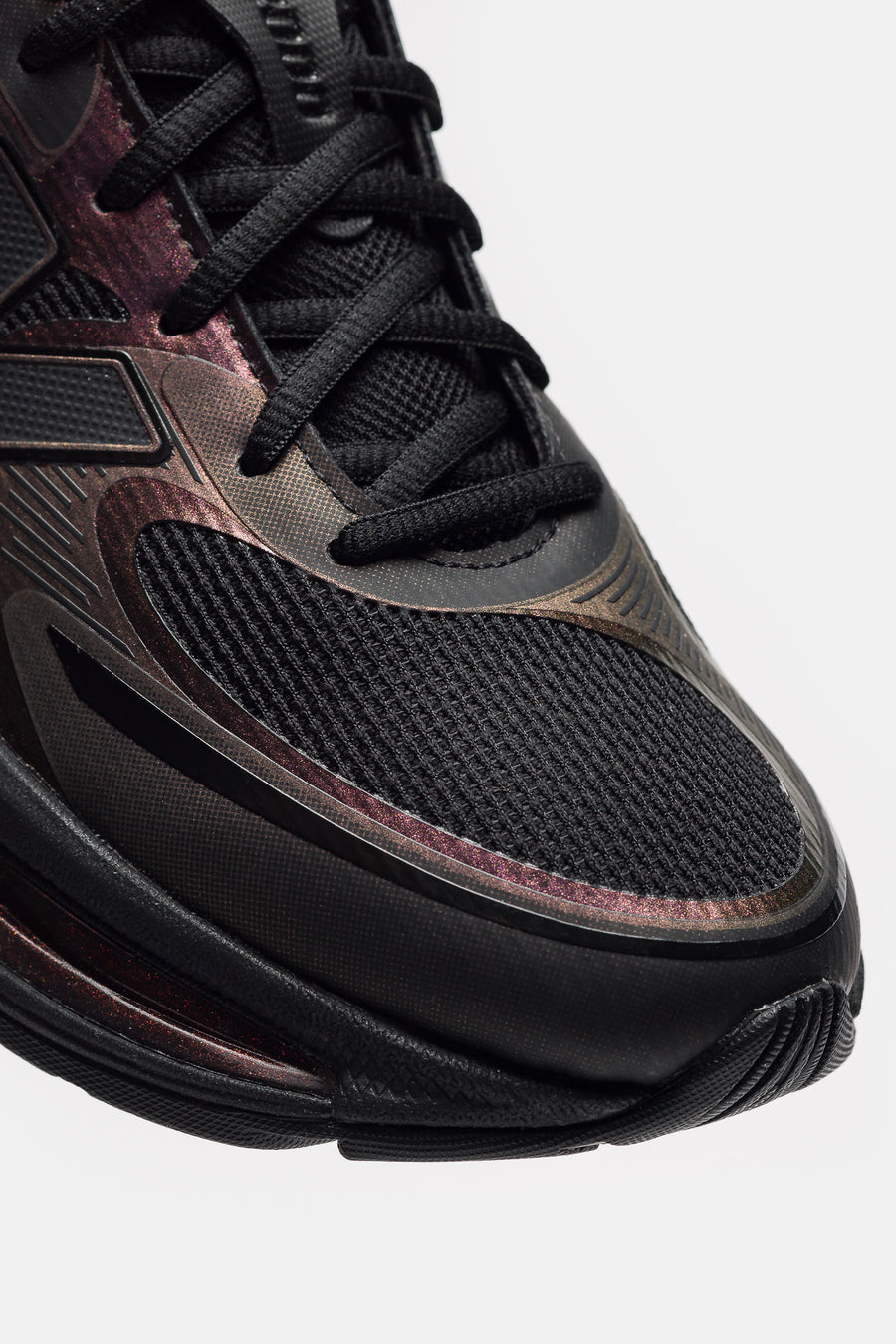 New Balance 2000 Sneaker in Black/Iridescent - Notre