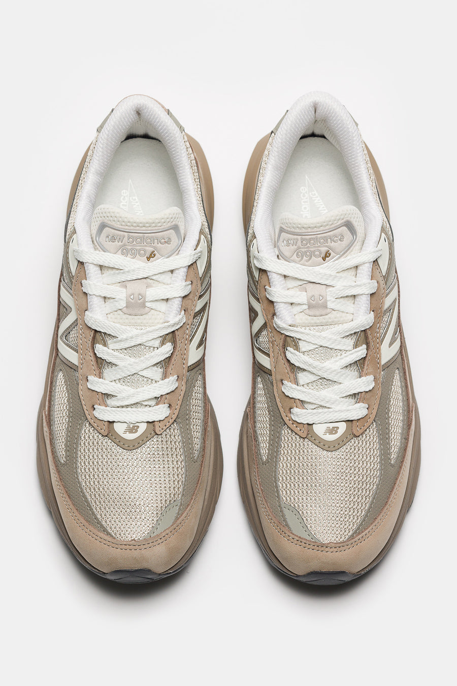 New Balance Made in USA 990 V6 Sneaker in Driftwood/Timberwolf/Mushroom - Notre
