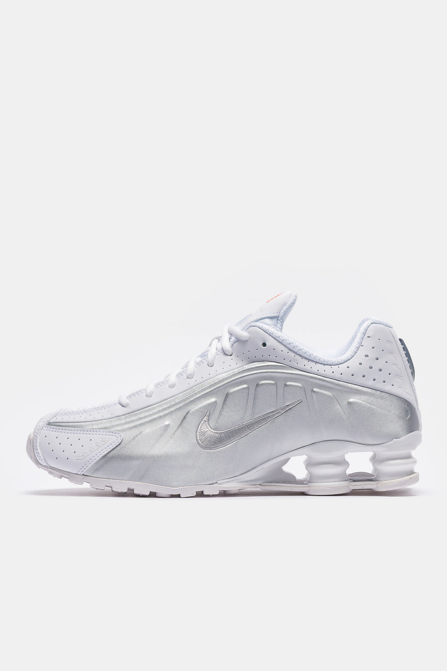 Nike Shox R4 Sneaker in White/Metallic Silver/White - Notre