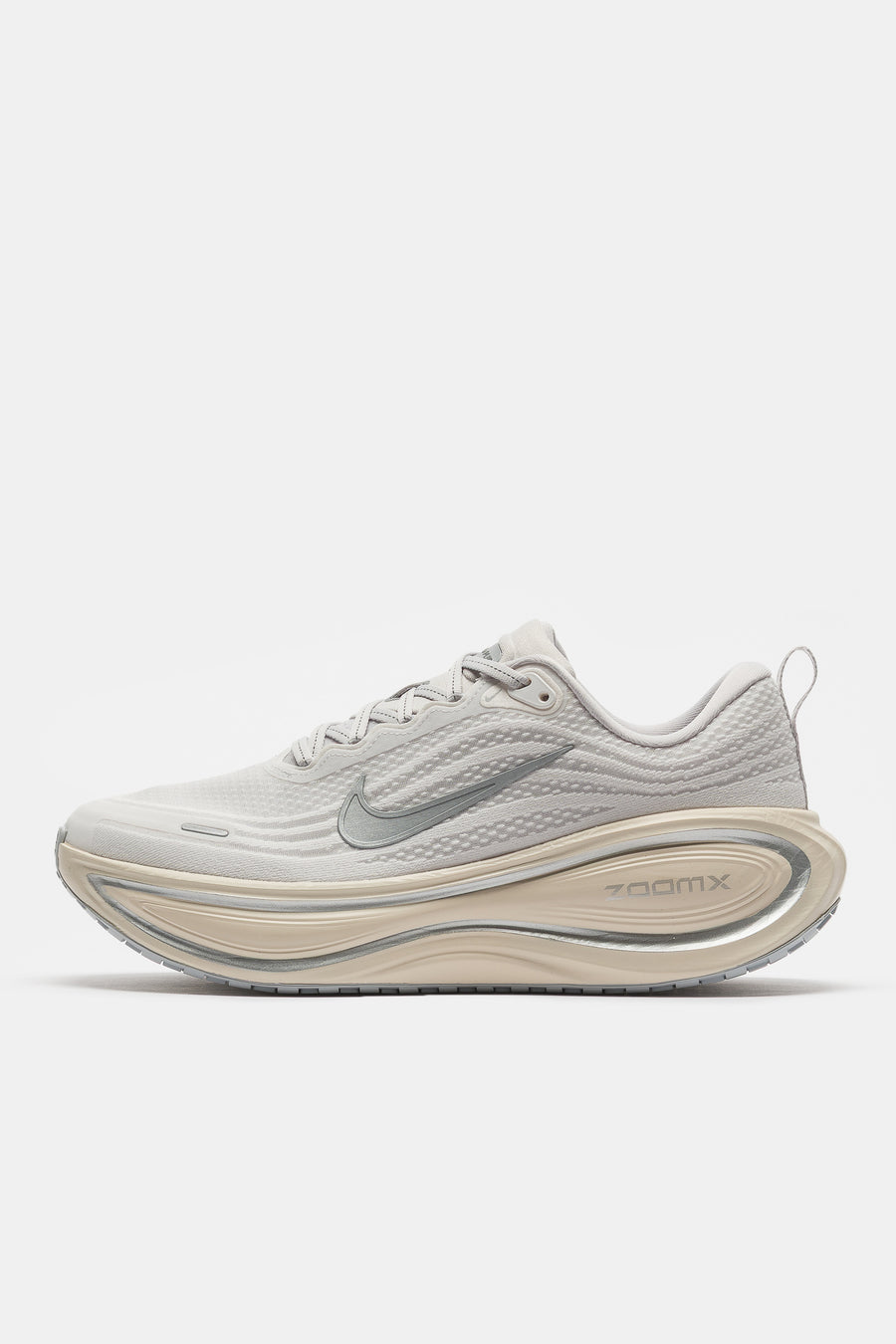 Nike Vomero Plus Sneaker in Platinum Tint/Reflect Silver/Grey Fog - Notre