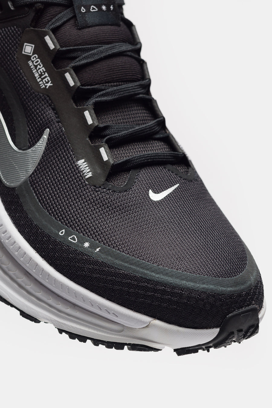 Nike Vomero 18 Gore-Tex Sneaker in Black/Metallic Silver/Anthracite/White - Notre