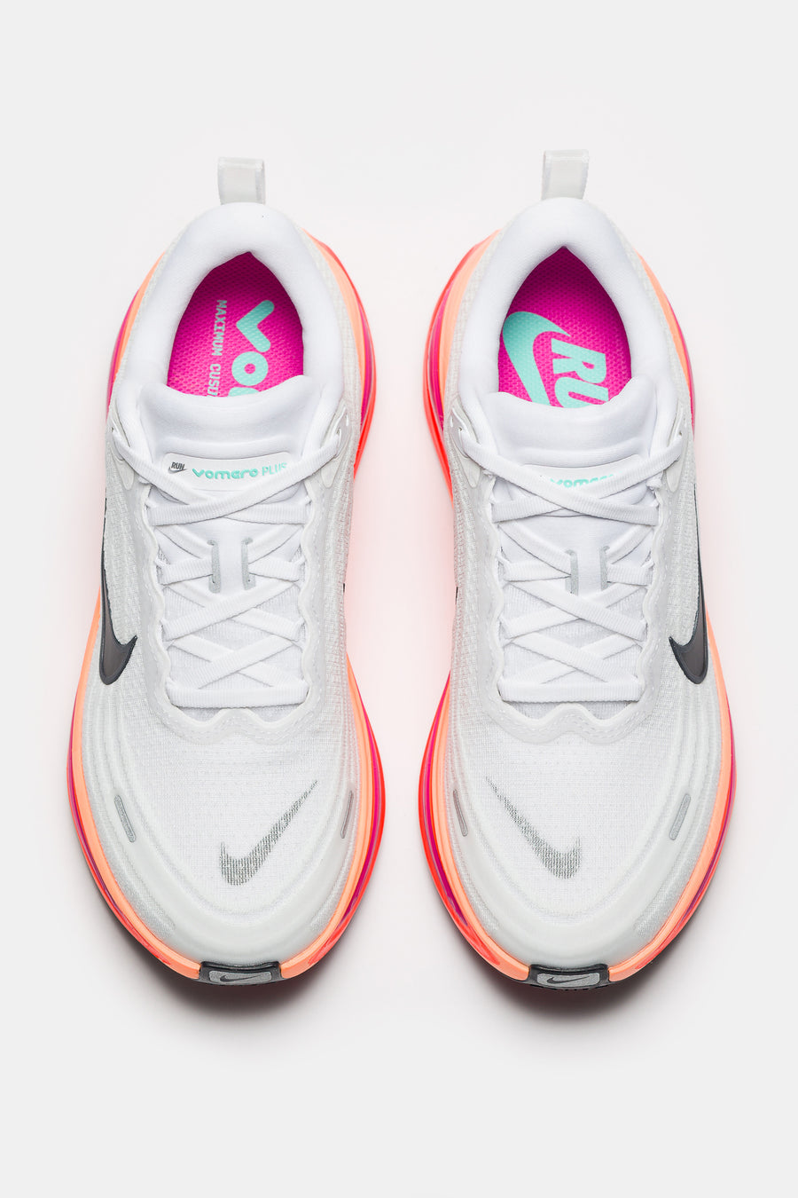 Nike Vomero Plus Sneaker in White/Black/Fire Pink/Hyper Crimson - Notre
