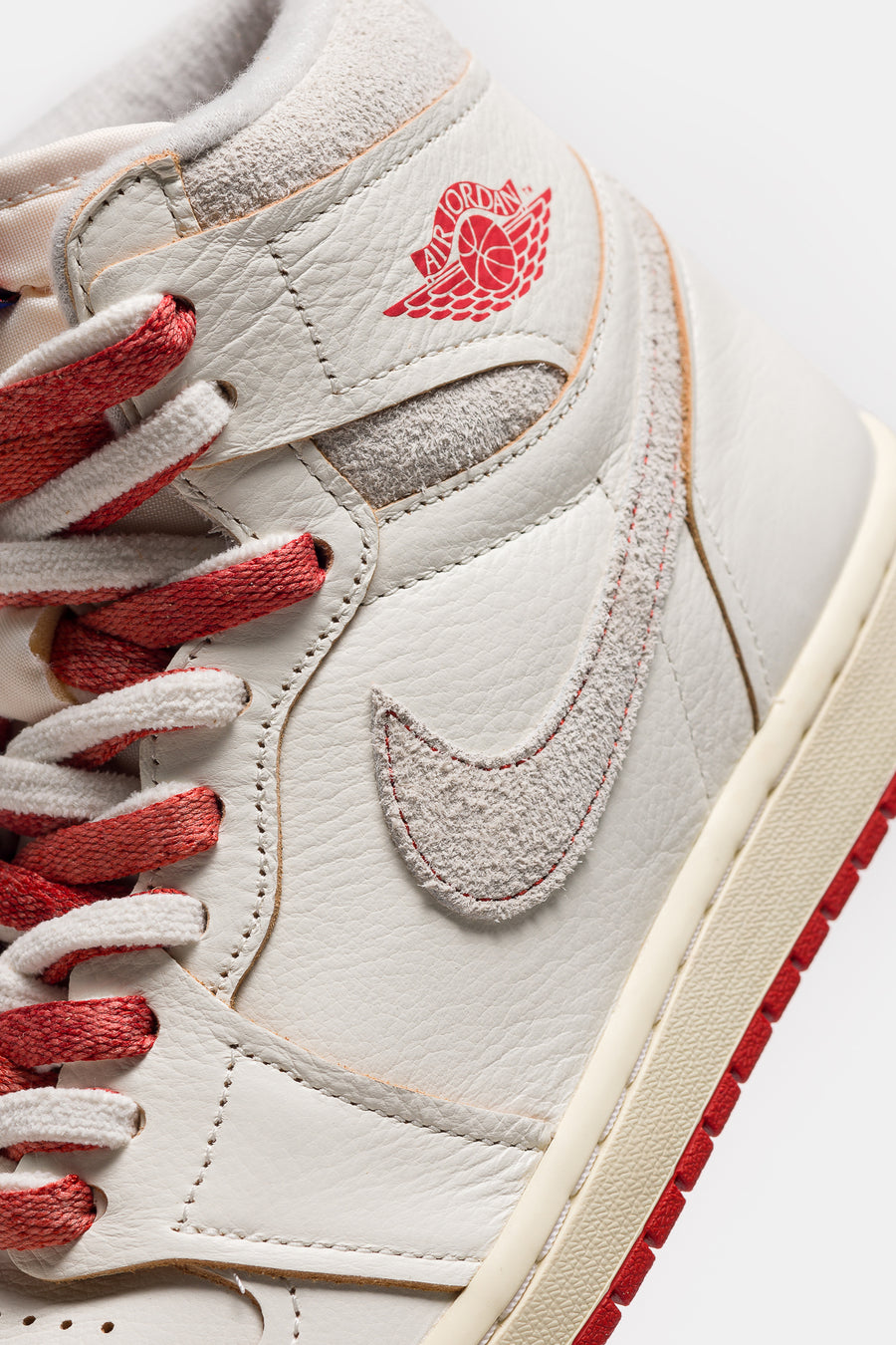 Jordan Air Jordan 1 High OG Sneaker in Sail/Cinnabar/Light Bone - Notre