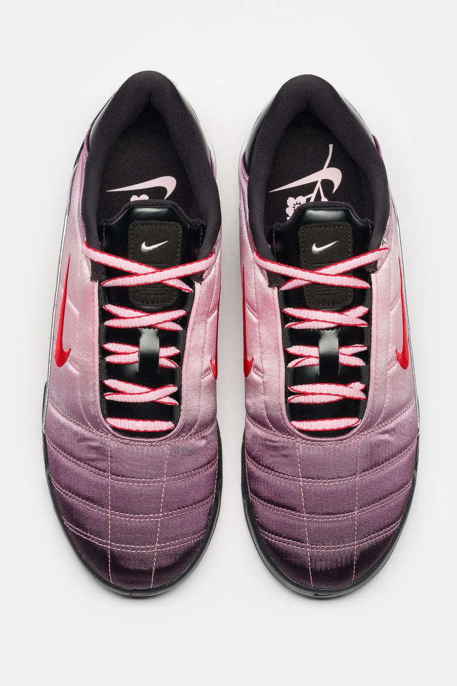 Nike Forget-me-nots Total 90 Shox Magia Sneaker in Shy Pink/University Red/Black - Notre