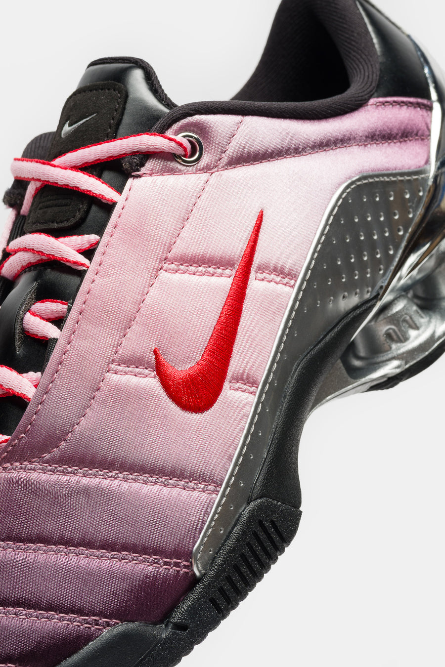 Nike Forget-me-nots Total 90 Shox Magia Sneaker in Shy Pink/University Red/Black - Notre