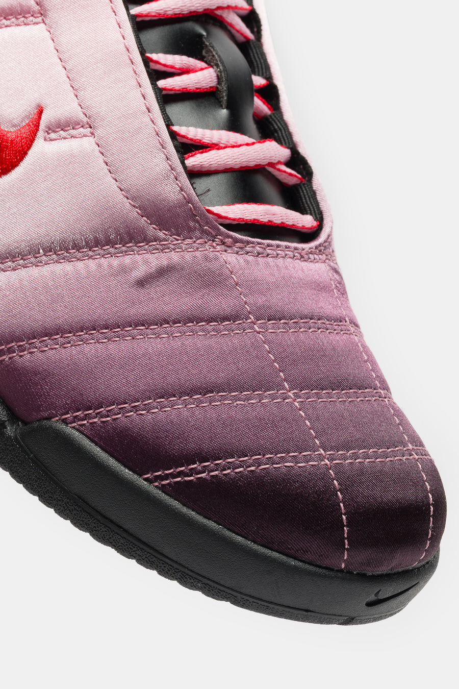 Nike Forget-me-nots Total 90 Shox Magia Sneaker in Shy Pink/University Red/Black - Notre