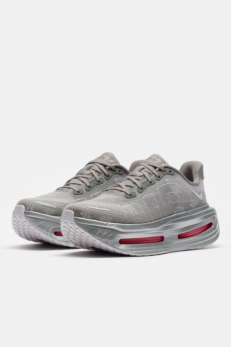 Nike Vomero Premium Sneaker in Geyser Grey/Peony/Metallic Silver - Notre