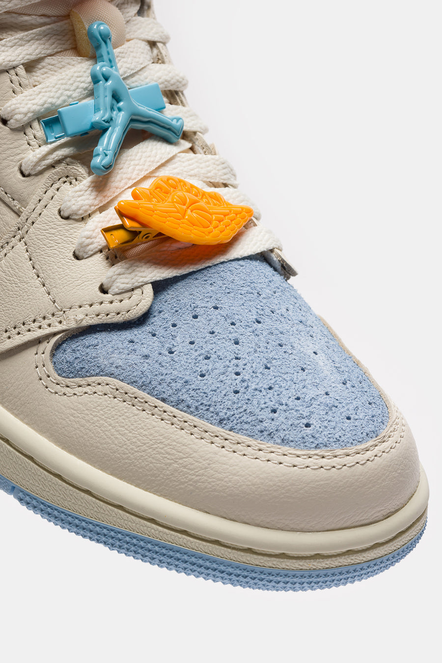 Jordan Air Jordan 1 Retro High OG Sneaker in Pale Ivory/Psychic Blue/Coconut Milk - Notre