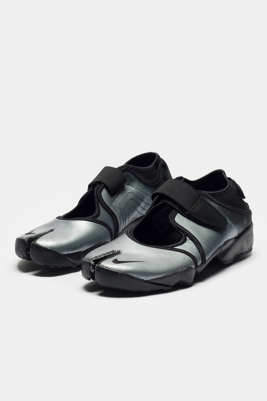 Nike Air Rift Leather Sneaker in Metallic Silver/Black - Notre