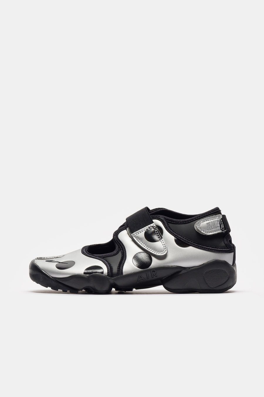 Nike Air Rift Sneaker in Black/Black/Metallic Silver - Notre