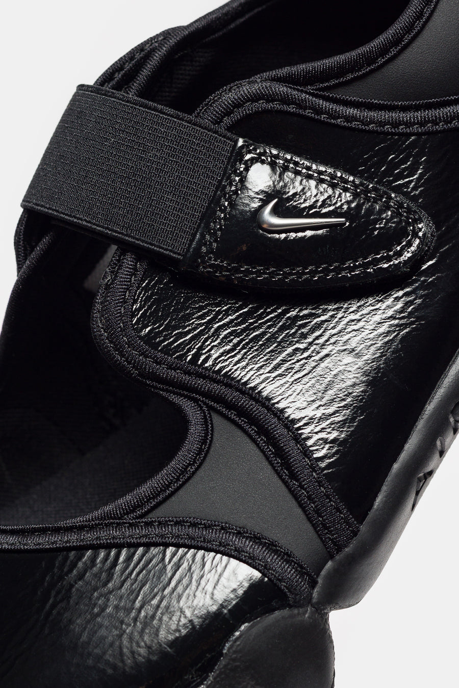 Nike Air Rift Sneaker in Black/Metallic Silver/Black - Notre