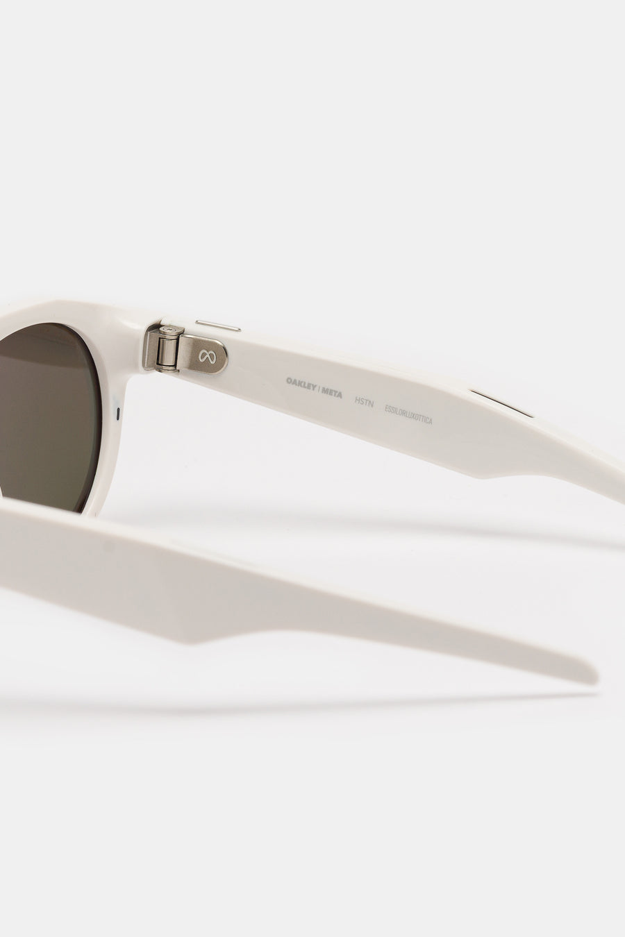 Oakley Meta HSTN Glasses in Warm Grey/Prizm Ruby Lens - Notre