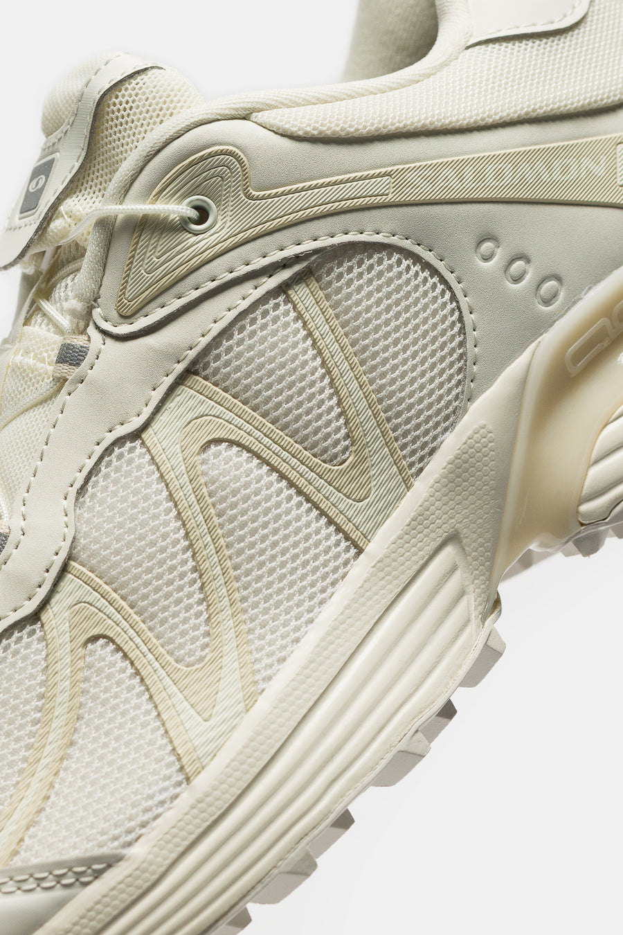 SALOMON ADVANCED XT-Whisper Sneaker in Vanilla/Almond Milk - Notre