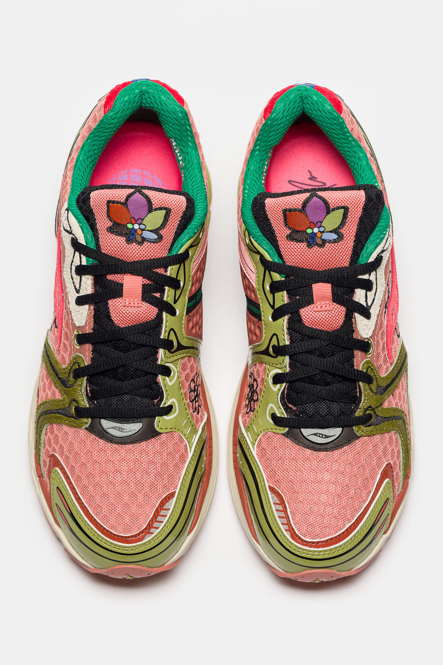 Saucony Jae Tips ProGrid Triumph 4 Sneaker in Peach/Leaf - Notre
