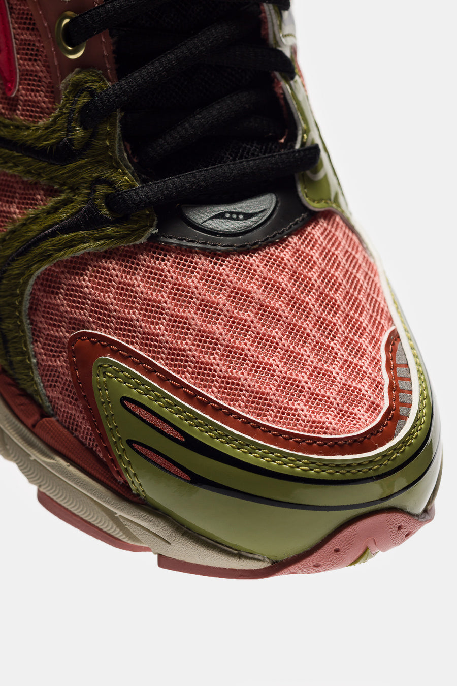 Saucony Jae Tips ProGrid Triumph 4 Sneaker in Peach/Leaf - Notre